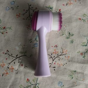 dual sided cleansing brush